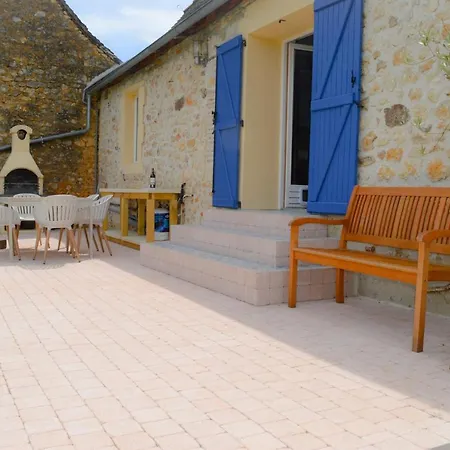 Aux Volets Bleus Chez Mark & Sylvie Rouffignac Saint-Cernin Exterior photo