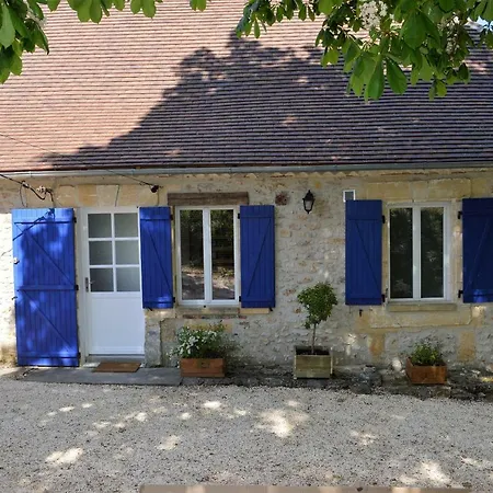 Aux Volets Bleus Chez Mark & Sylvie Rouffignac Saint-Cernin Exterior photo